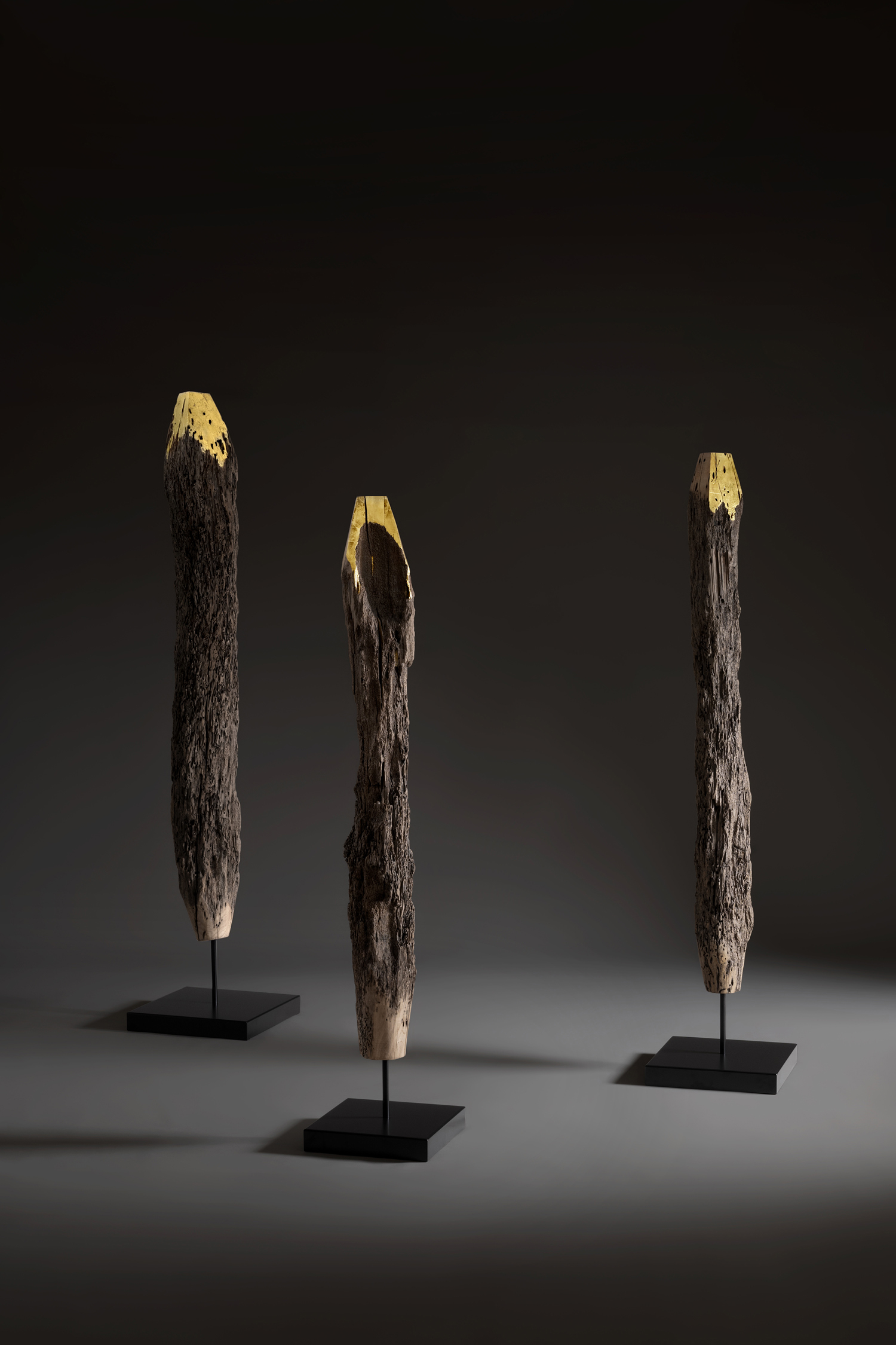 La Bricola sculpture by Tommaso Gentile gold leaf from venice on bricola wood